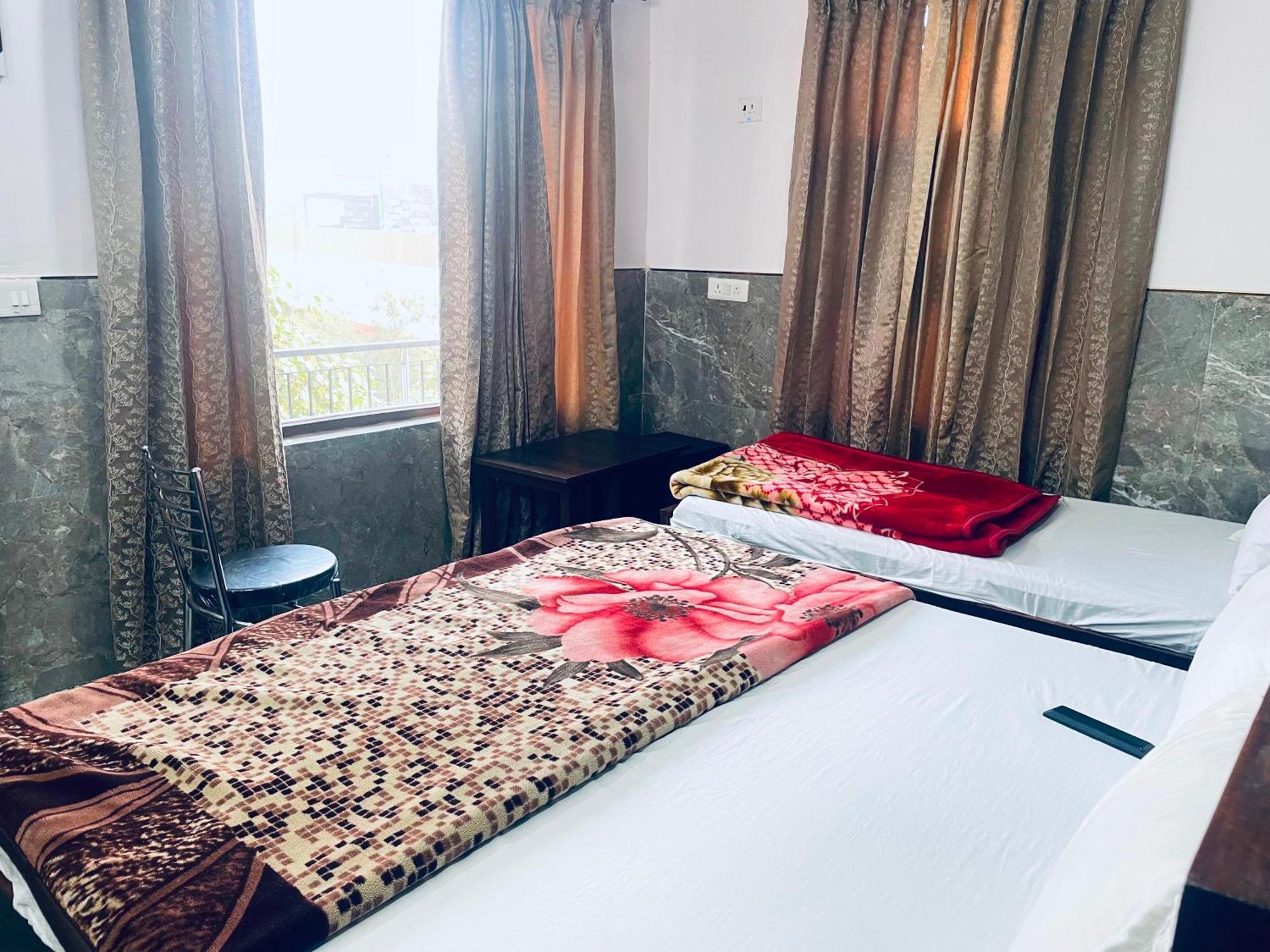 Hotel O Ajeet Homestay New Delhi